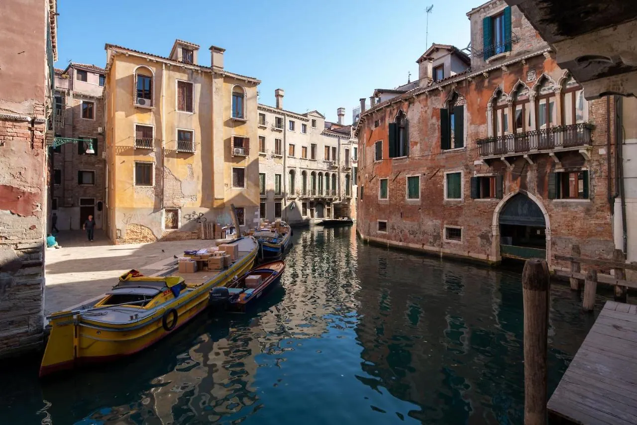 Apartamento Ve.N.I.Ce Cera San Moise Venecia 0*,  Italia